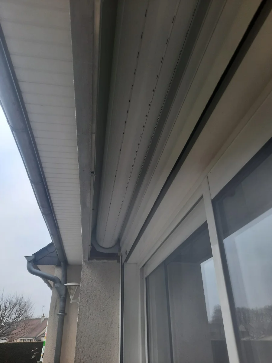 Porte de garage à Seiches-sur-le-Loir