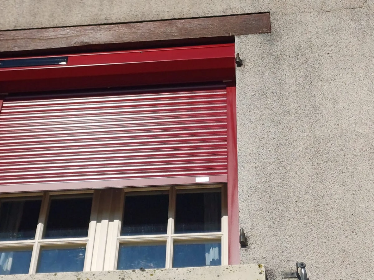 Porte de garage à Saint-Mathurin-sur-Loire