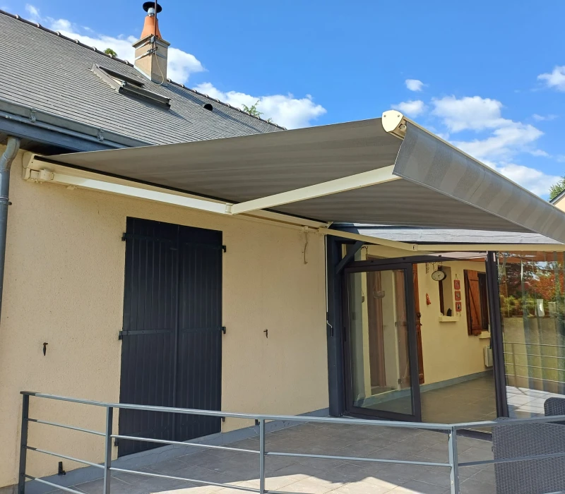 Store Banne à Tiercé